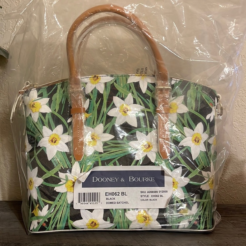 NWT Dooney and Bourke daffodil doomed satchel